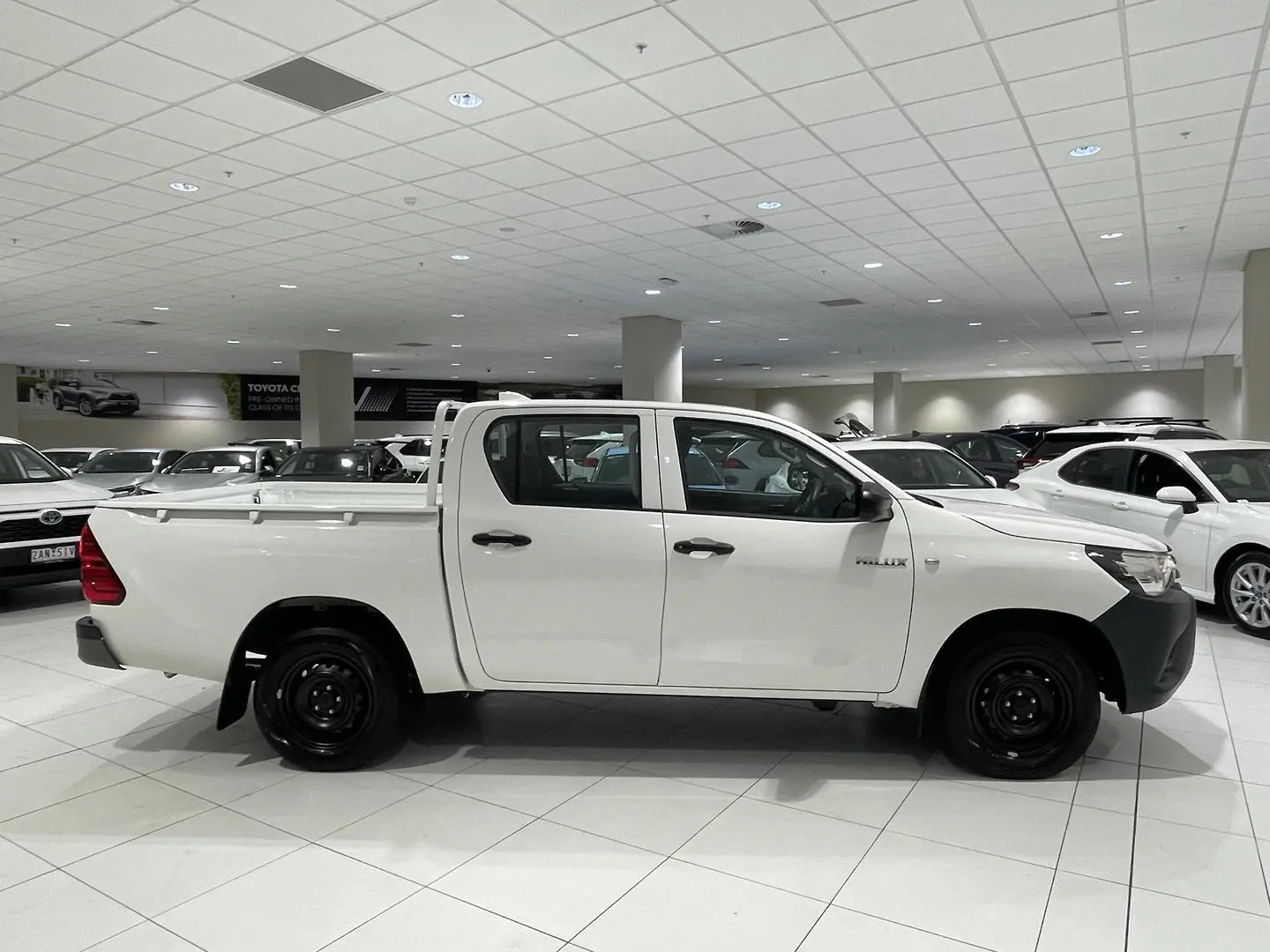 2022 Toyota Hilux Gallery Image 2