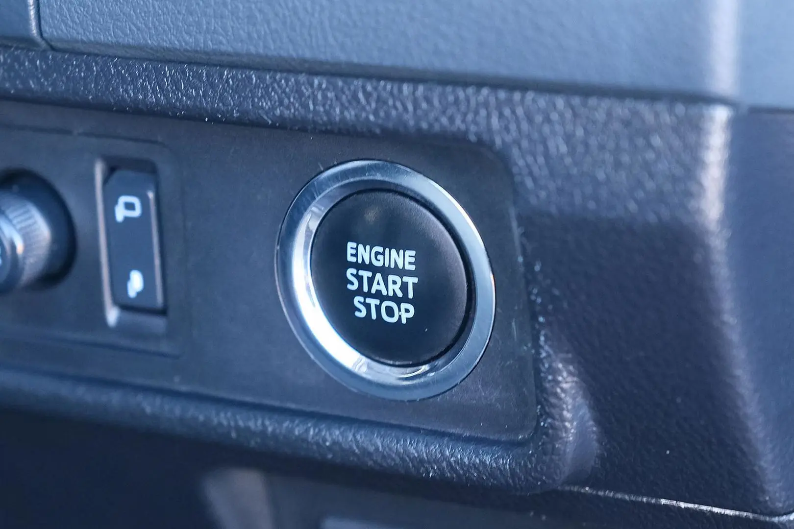2019 Toyota Landcruiser Prado Gallery Image 15