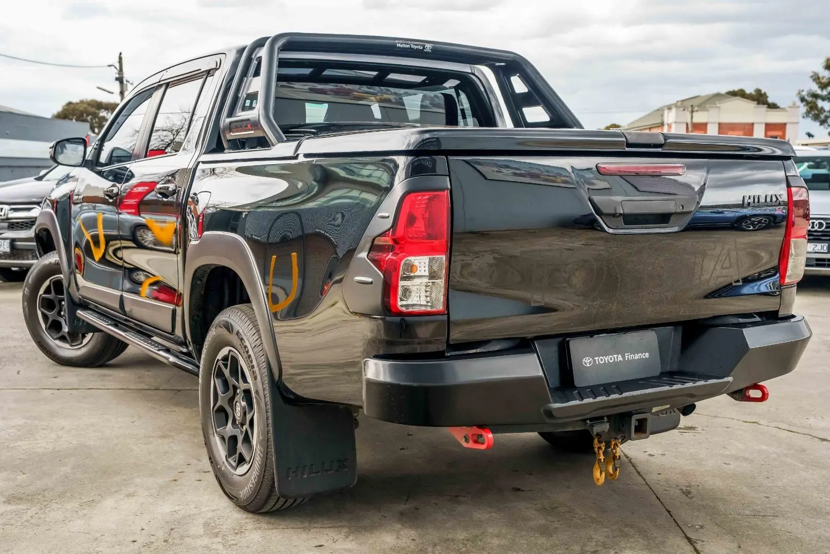 2018 Toyota Hilux Gallery Image 2