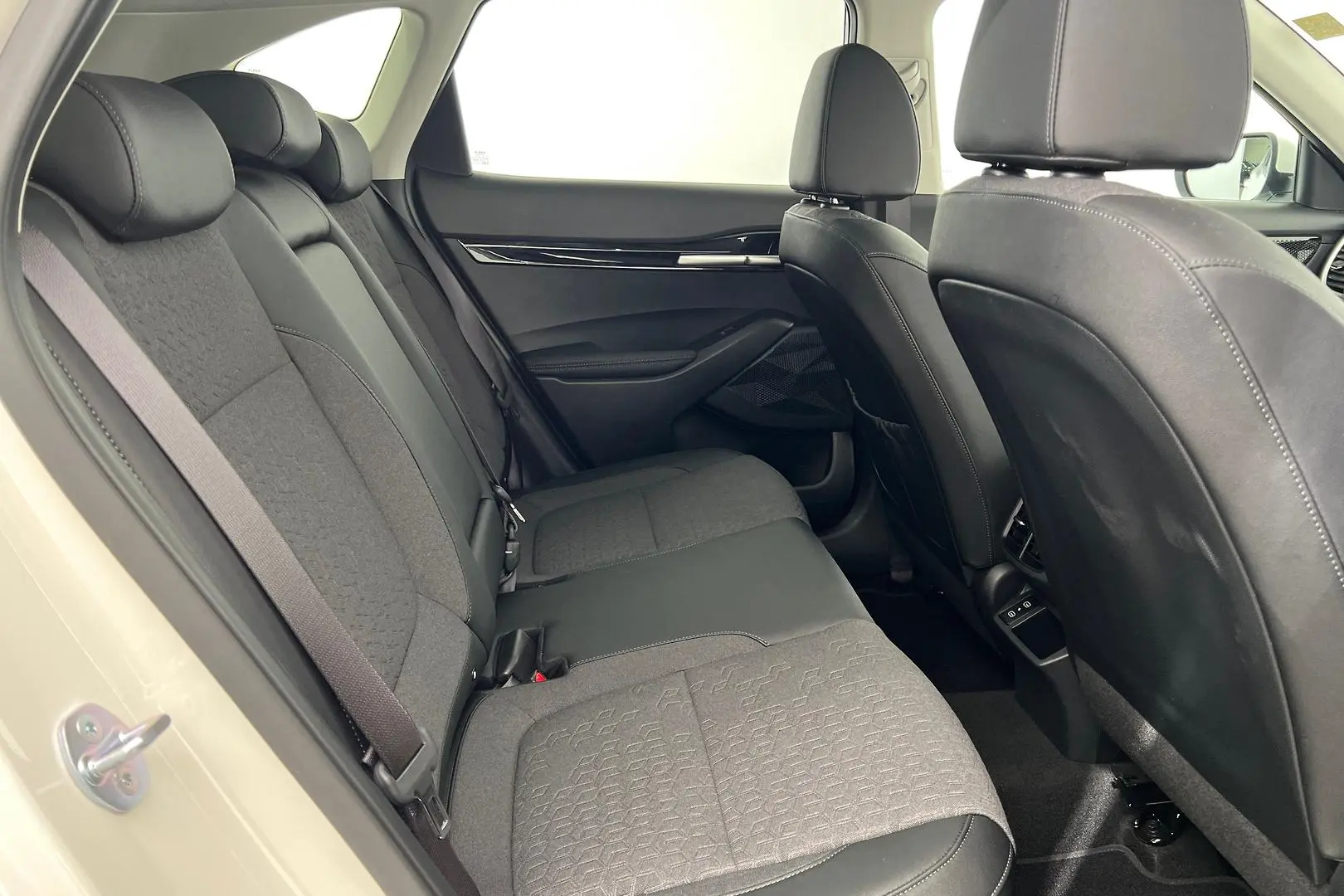 2023 Kia Seltos Gallery Image 19