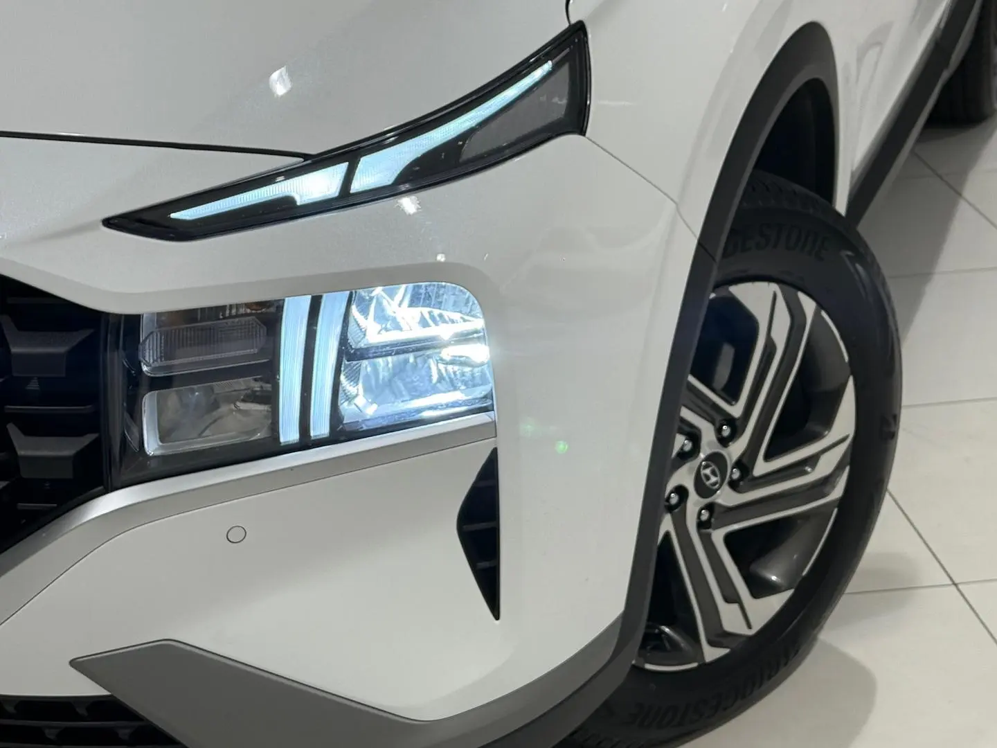 2021 Hyundai Santa Fe Gallery Image 11