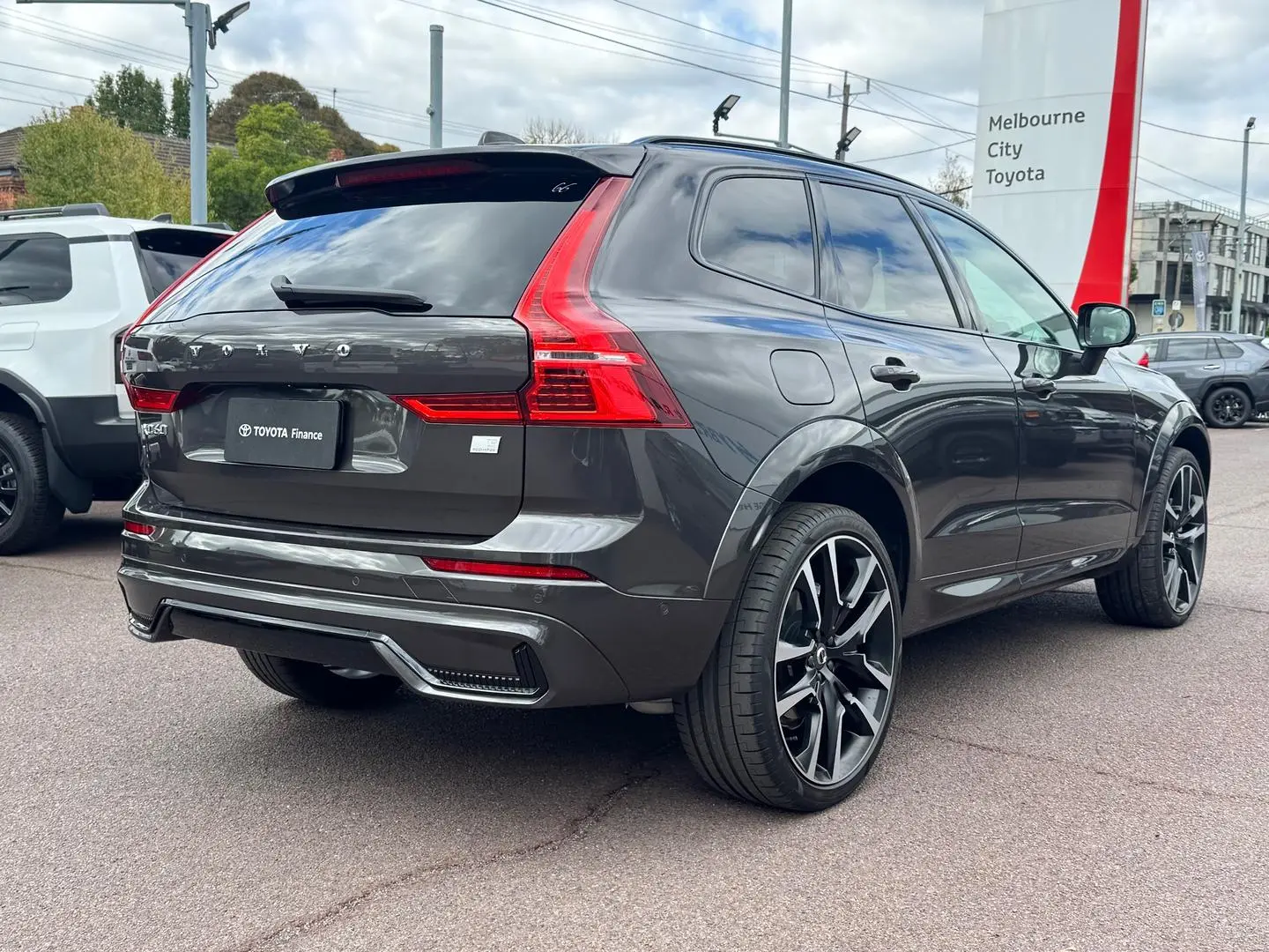 2022 Volvo XC60 Gallery Image 4