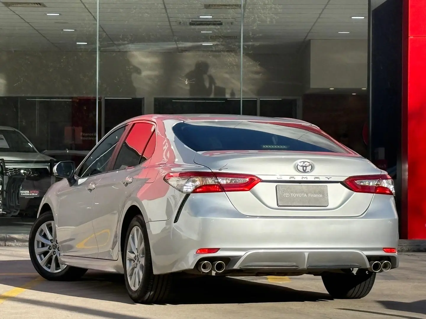 2019 Toyota Camry Gallery Image 10
