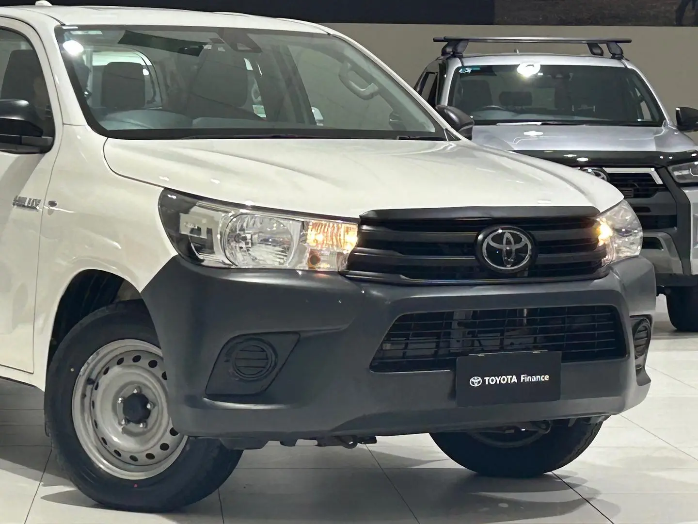 2021 Toyota Hilux Gallery Image 2