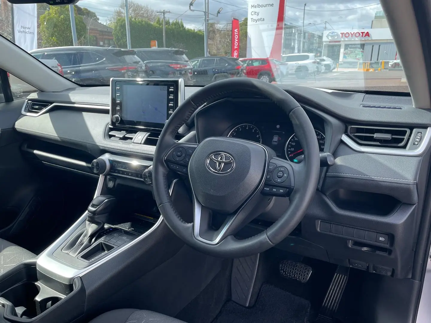 2021 Toyota RAV4 Gallery Image 24