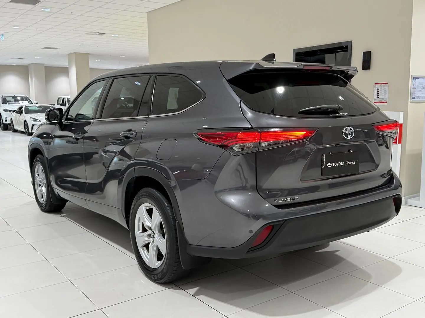 2021 Toyota Kluger Gallery Image 8