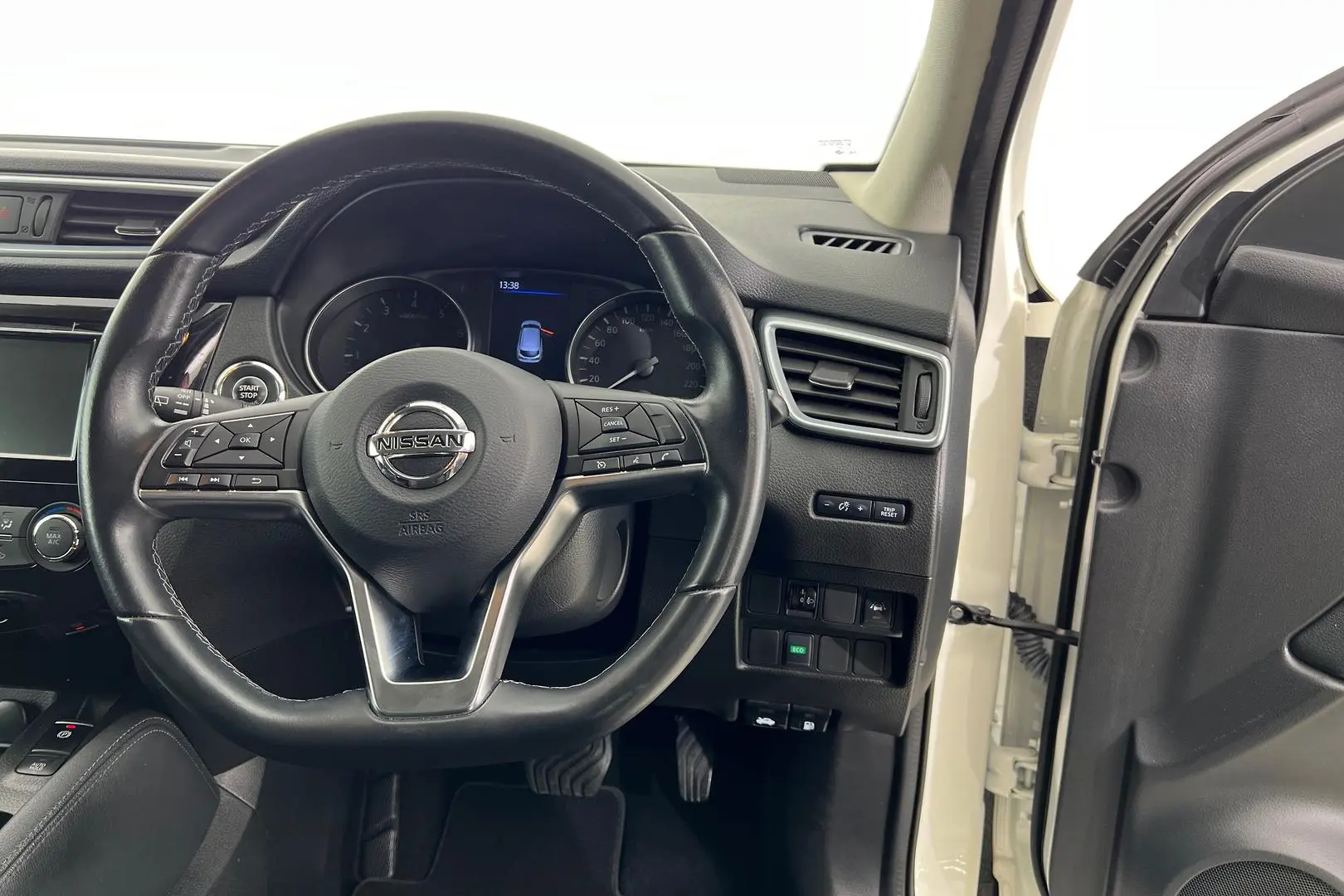 2020 Nissan Qashqai Gallery Image 14