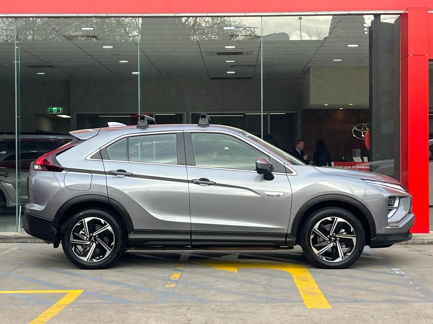 2021 Mitsubishi Eclipse Cross Gallery Image 4