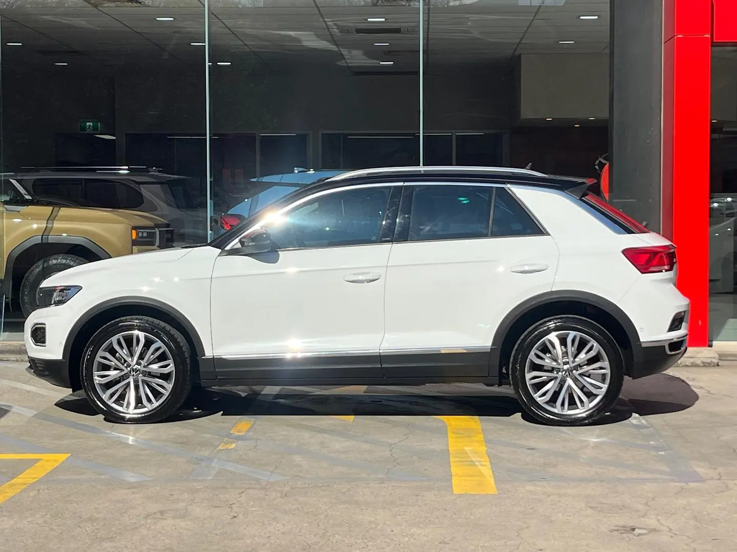 2021 Volkswagen T-Roc Gallery Image 7
