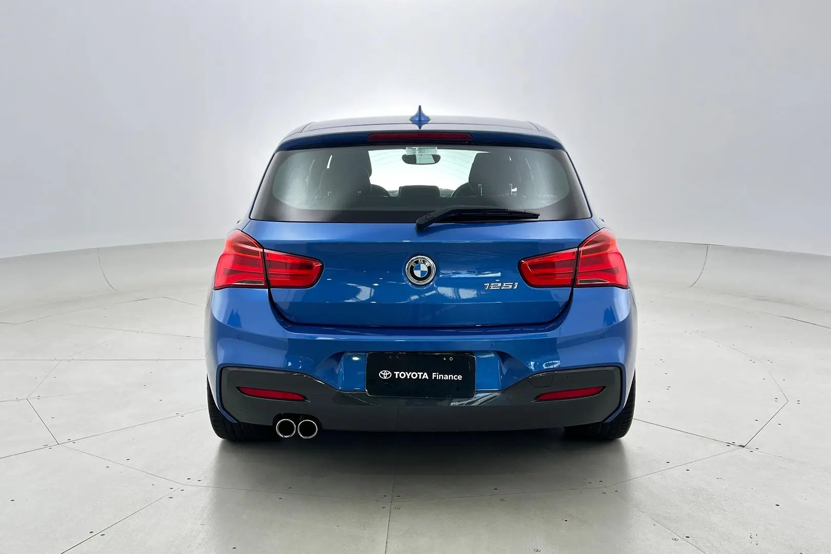 2018 BMW 1 Series Image 6