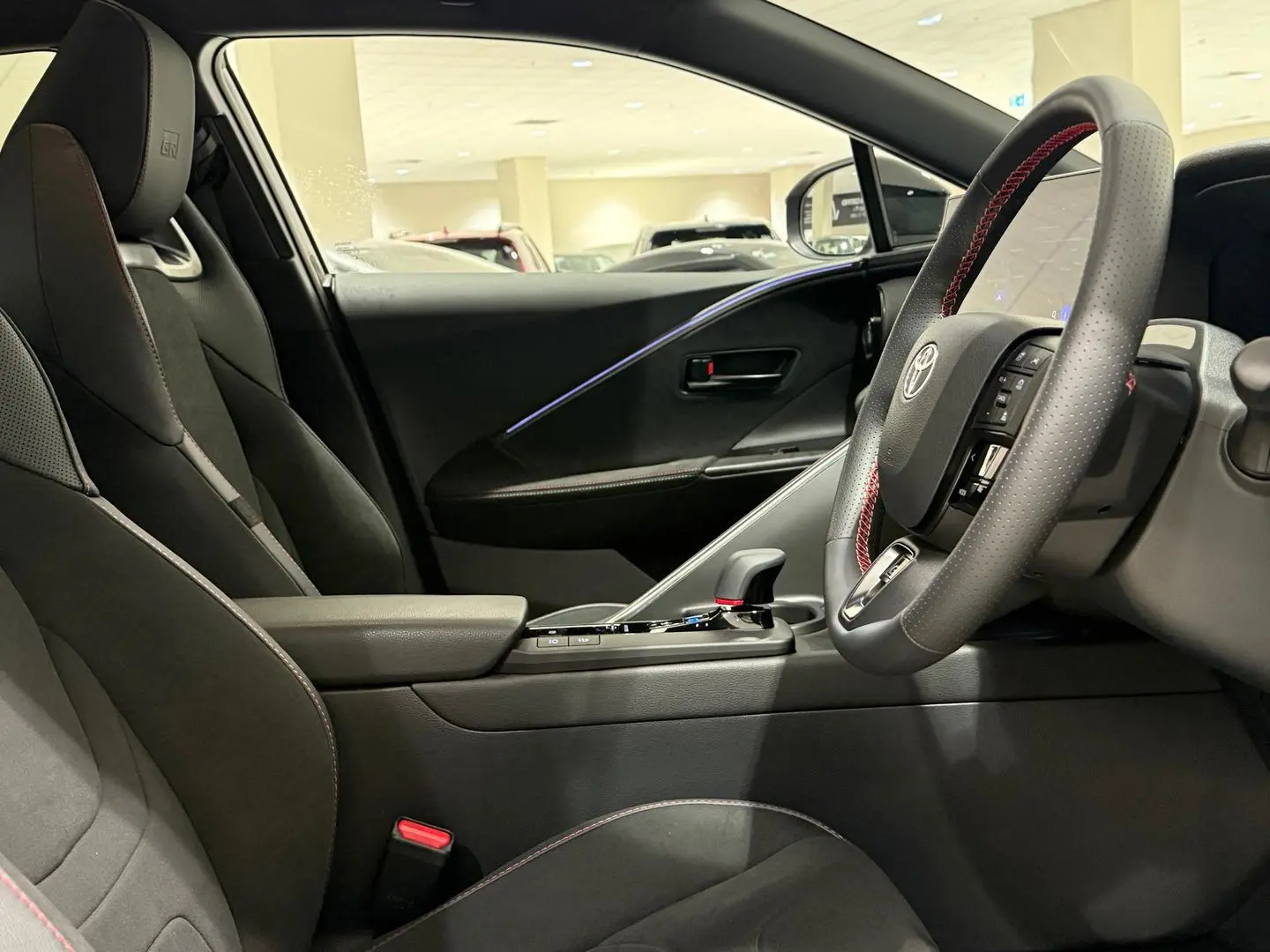 2024 Toyota C-HR Gallery Image 11