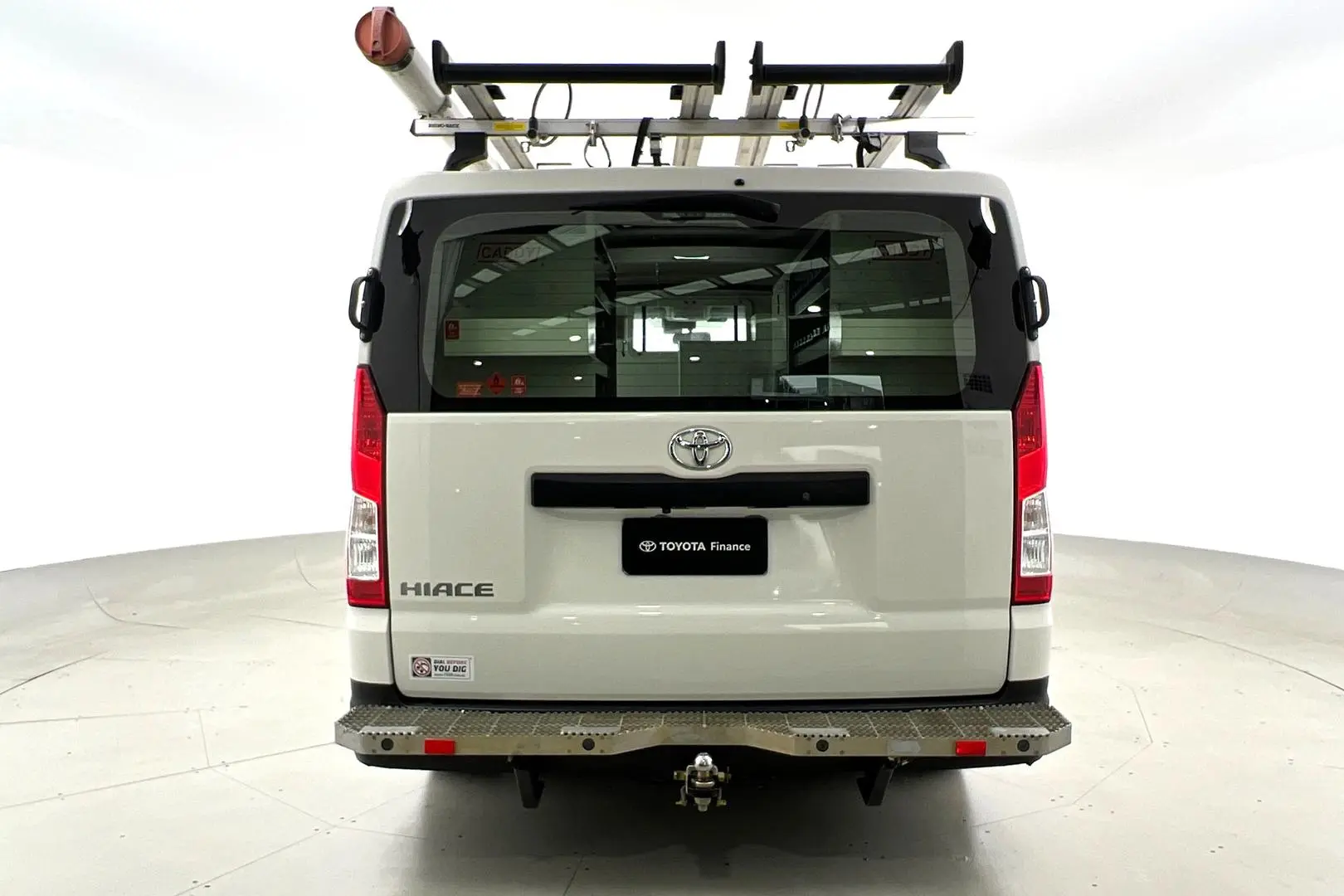 2021 Toyota Hiace Gallery Image 7