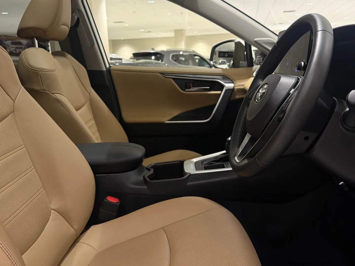 2024 Toyota RAV4 Gallery Image 12