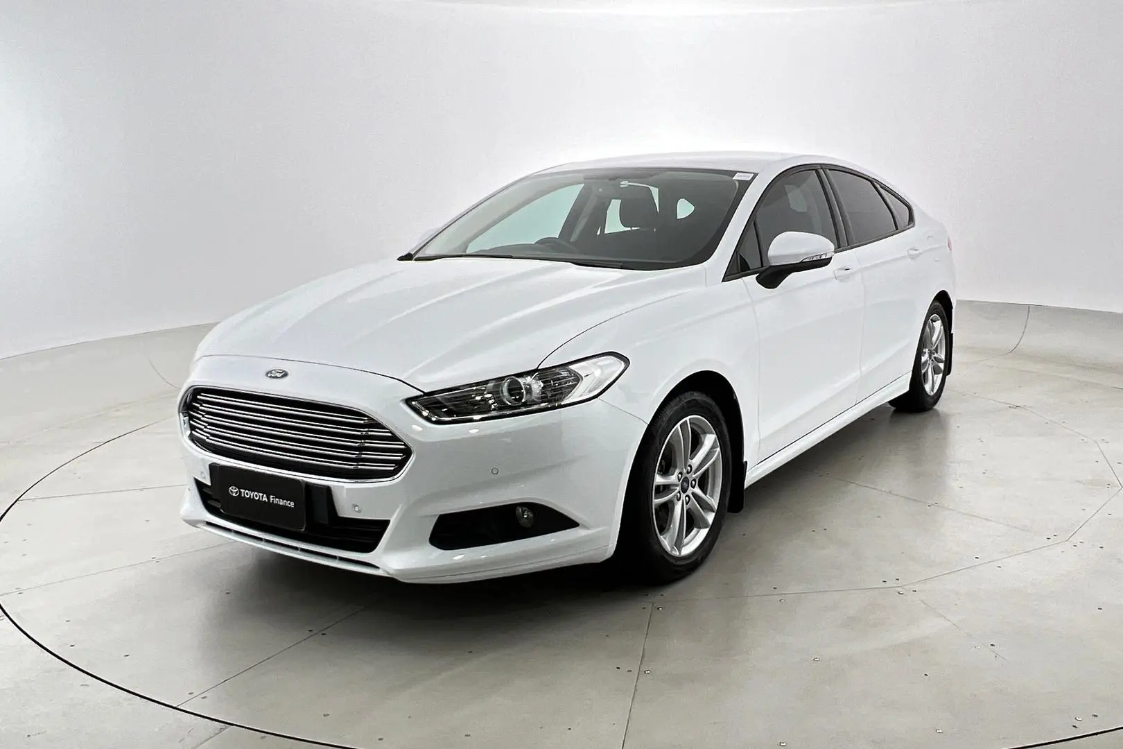 2018 Ford Mondeo Gallery Image 8