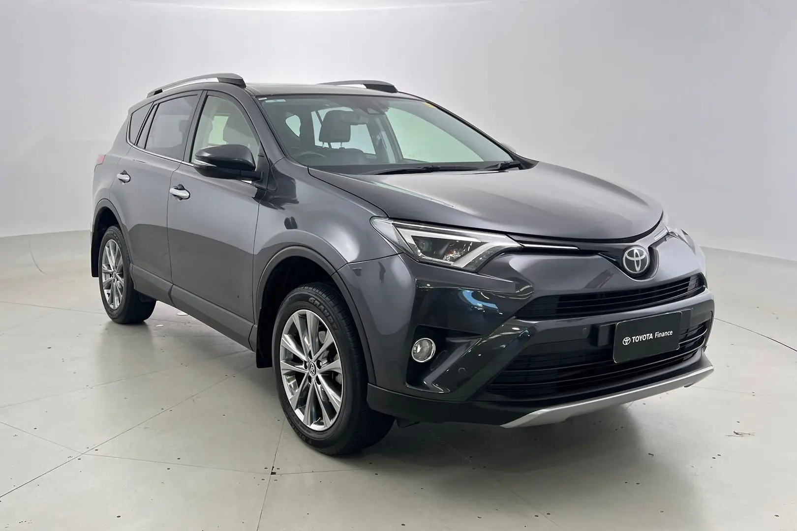 2018 Toyota RAV4 Gallery Image 1
