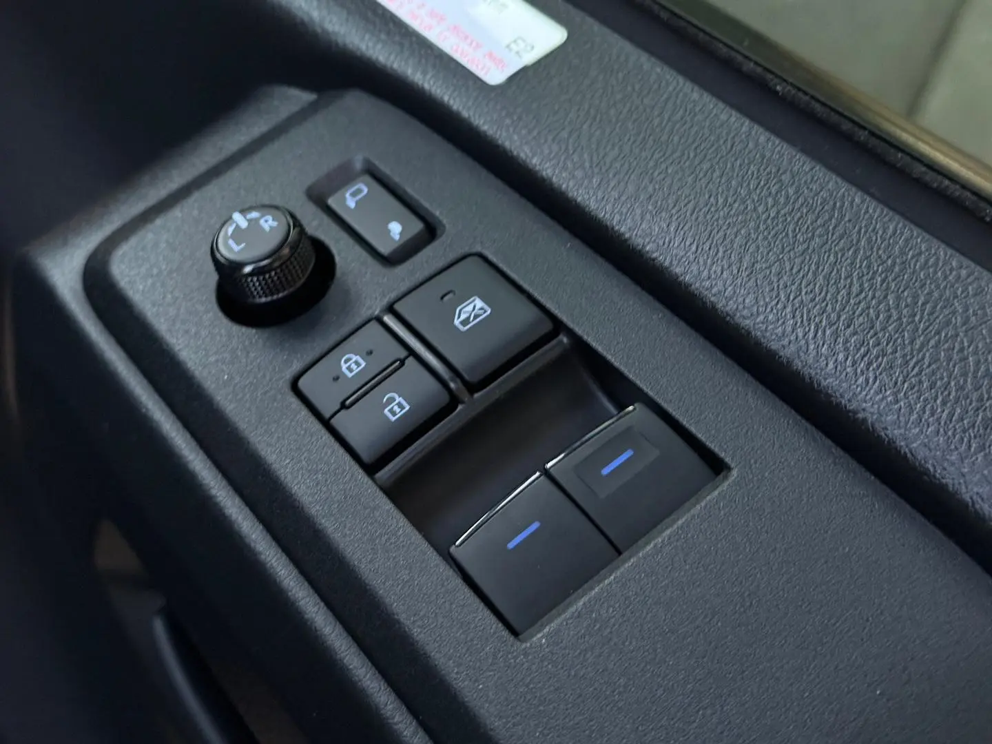 2019 Toyota Hiace Gallery Image 13