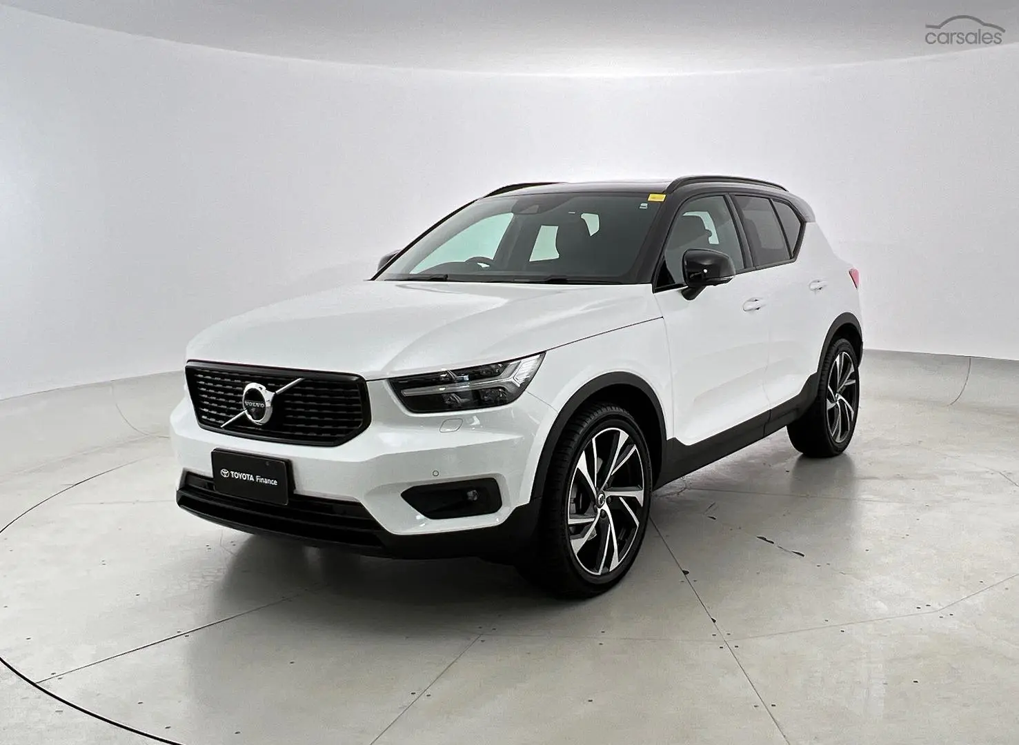 2022 Volvo XC40 Image 8