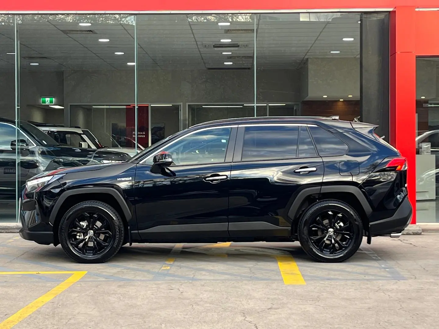 2024 Toyota RAV4 Gallery Image 7