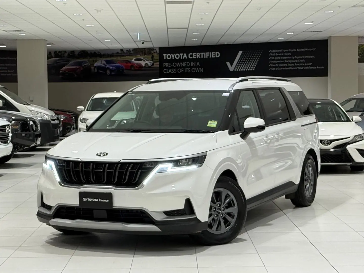 2021 Kia Carnival Gallery Image 5