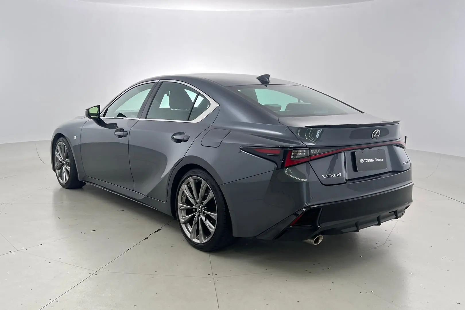 2021 Lexus IS Gallery Image 7