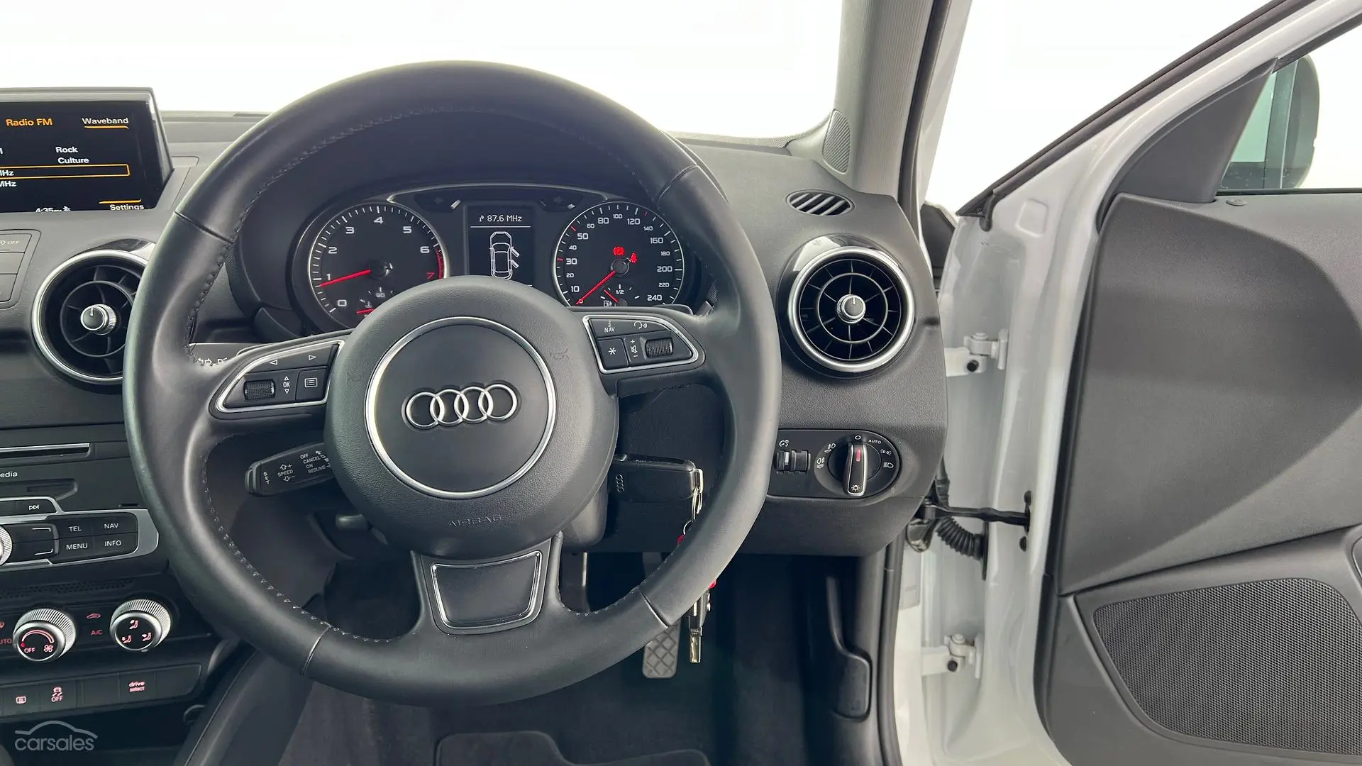 2017 Audi A1 Image 17