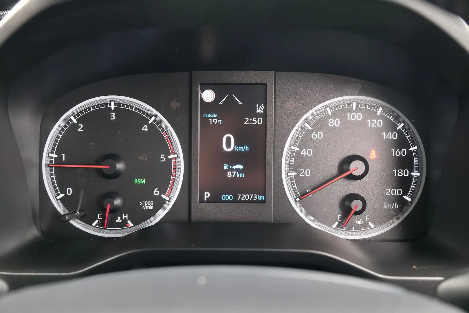 2020 Toyota Hiace Gallery Image 18