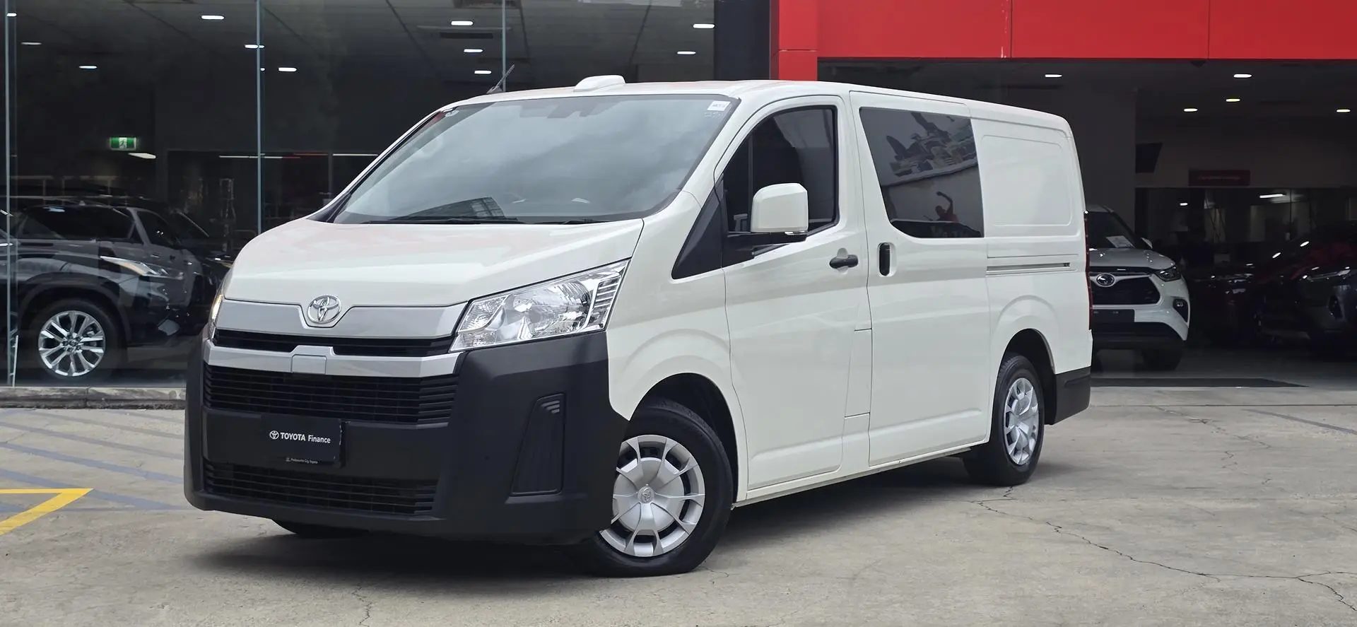 2022 Toyota Hiace Gallery Image 7