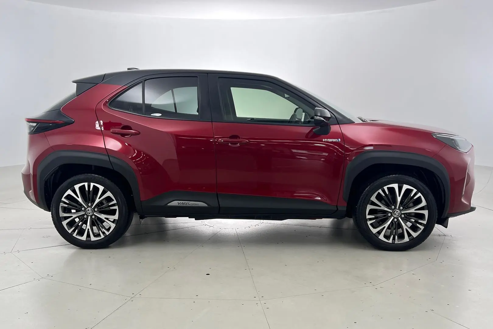 2022 Toyota Yaris Cross Gallery Image 3