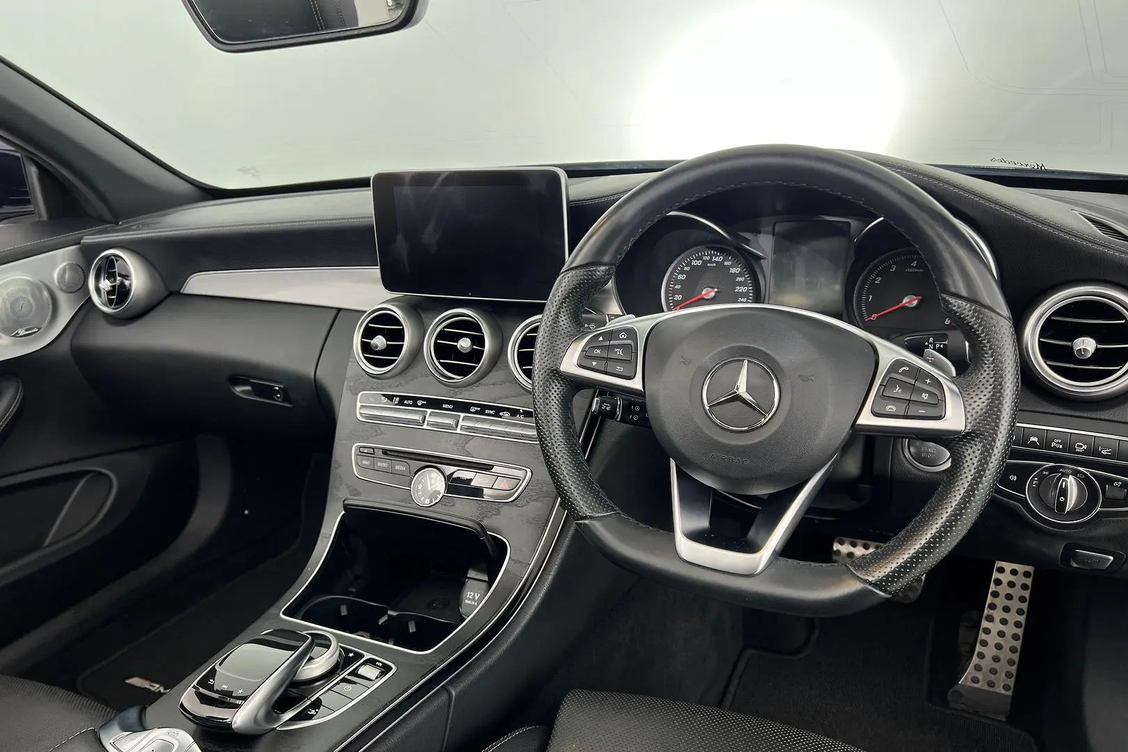 2018 Mercedes-Benz C-Class Gallery Image 4