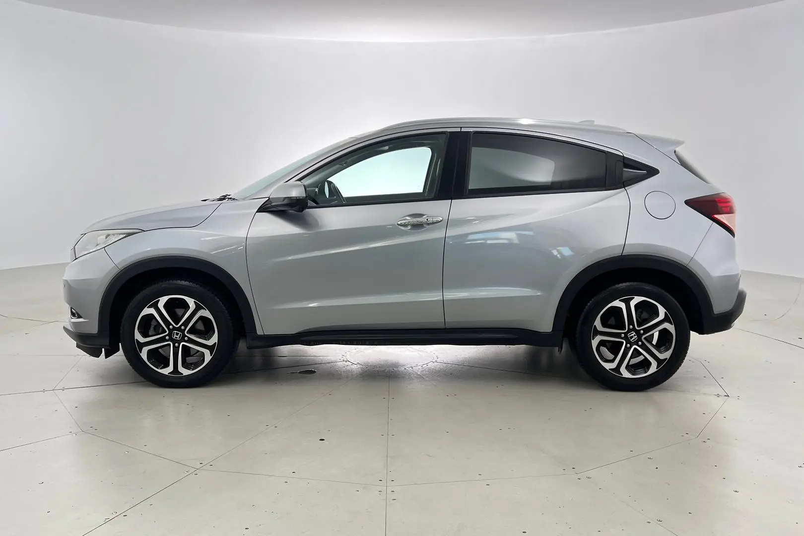 2016 Honda HR-V Gallery Image 8