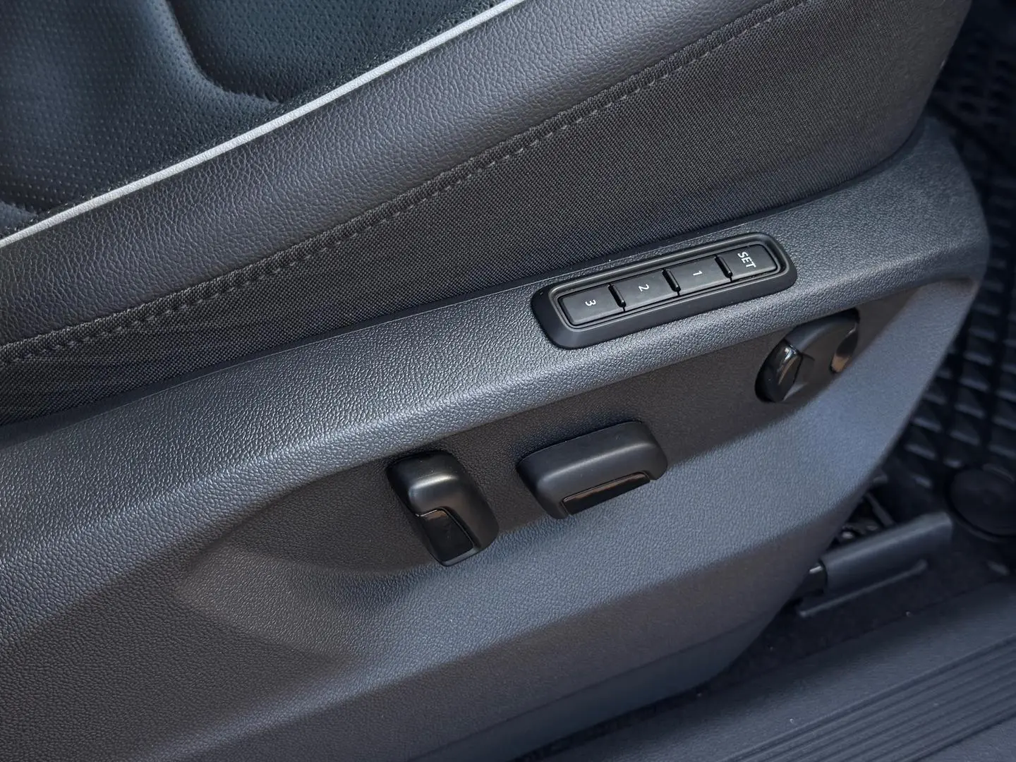 2023 Volkswagen Tiguan Gallery Image 15