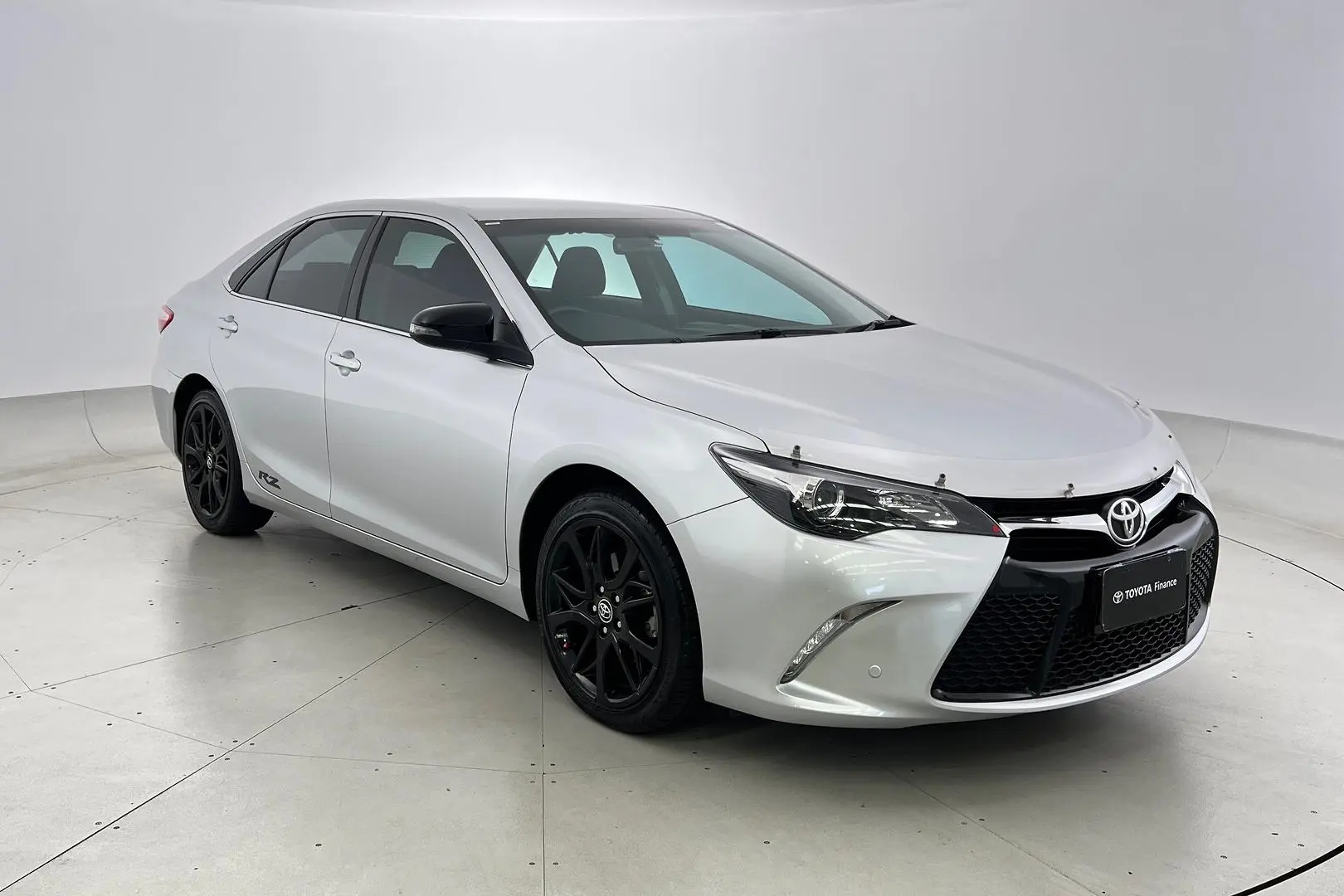 2017 Toyota Camry Gallery Image 1