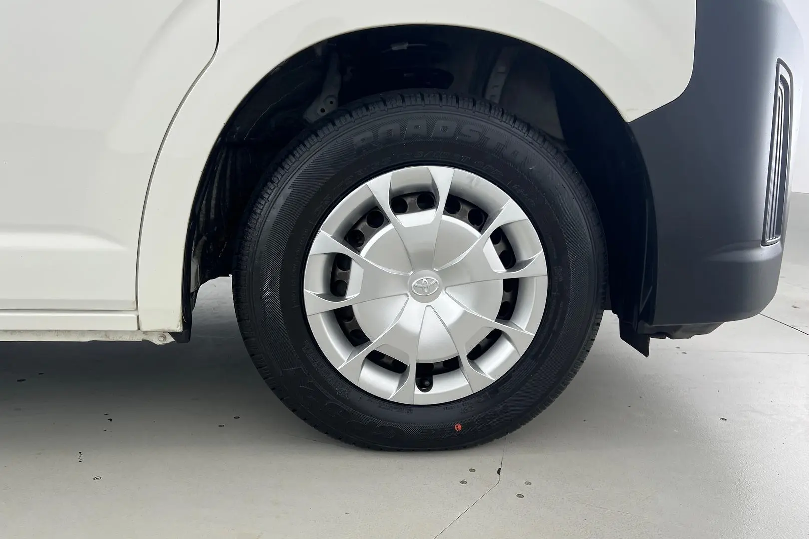 2020 Toyota Hiace Gallery Image 22