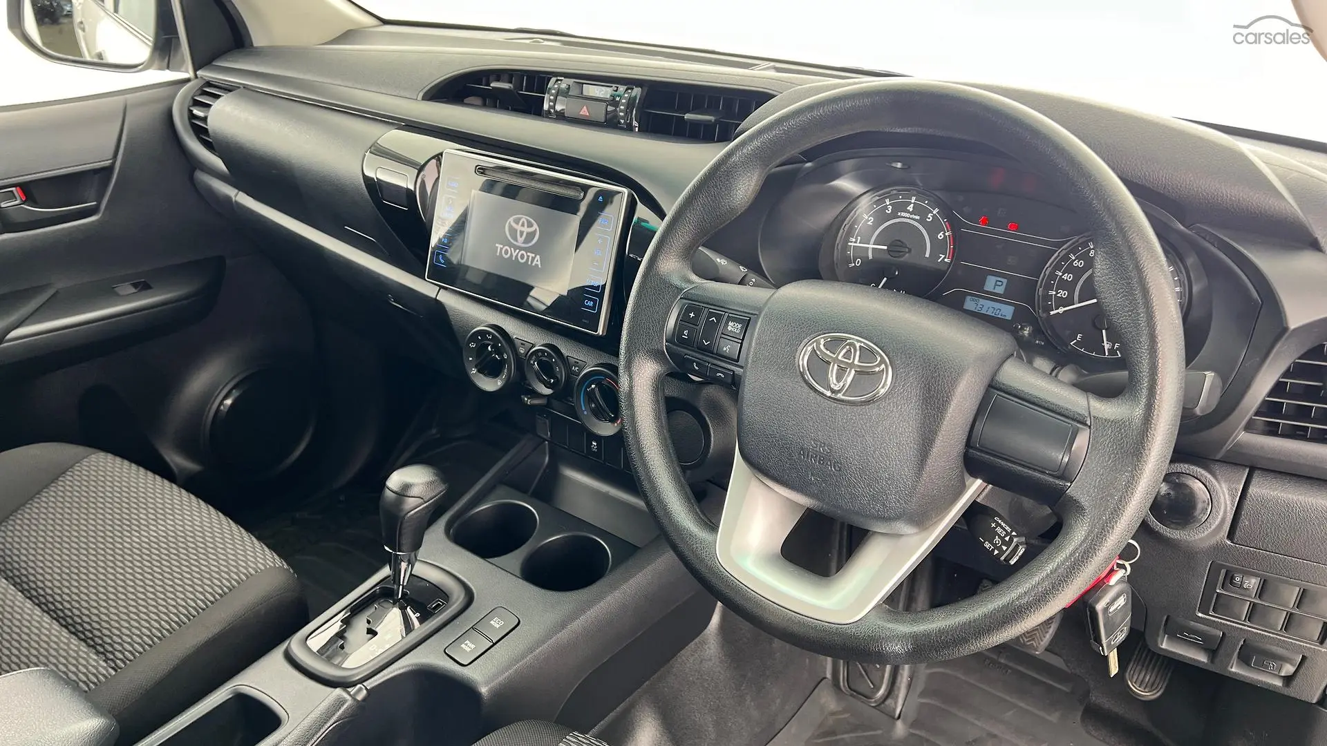 2018 Toyota Hilux Image 11