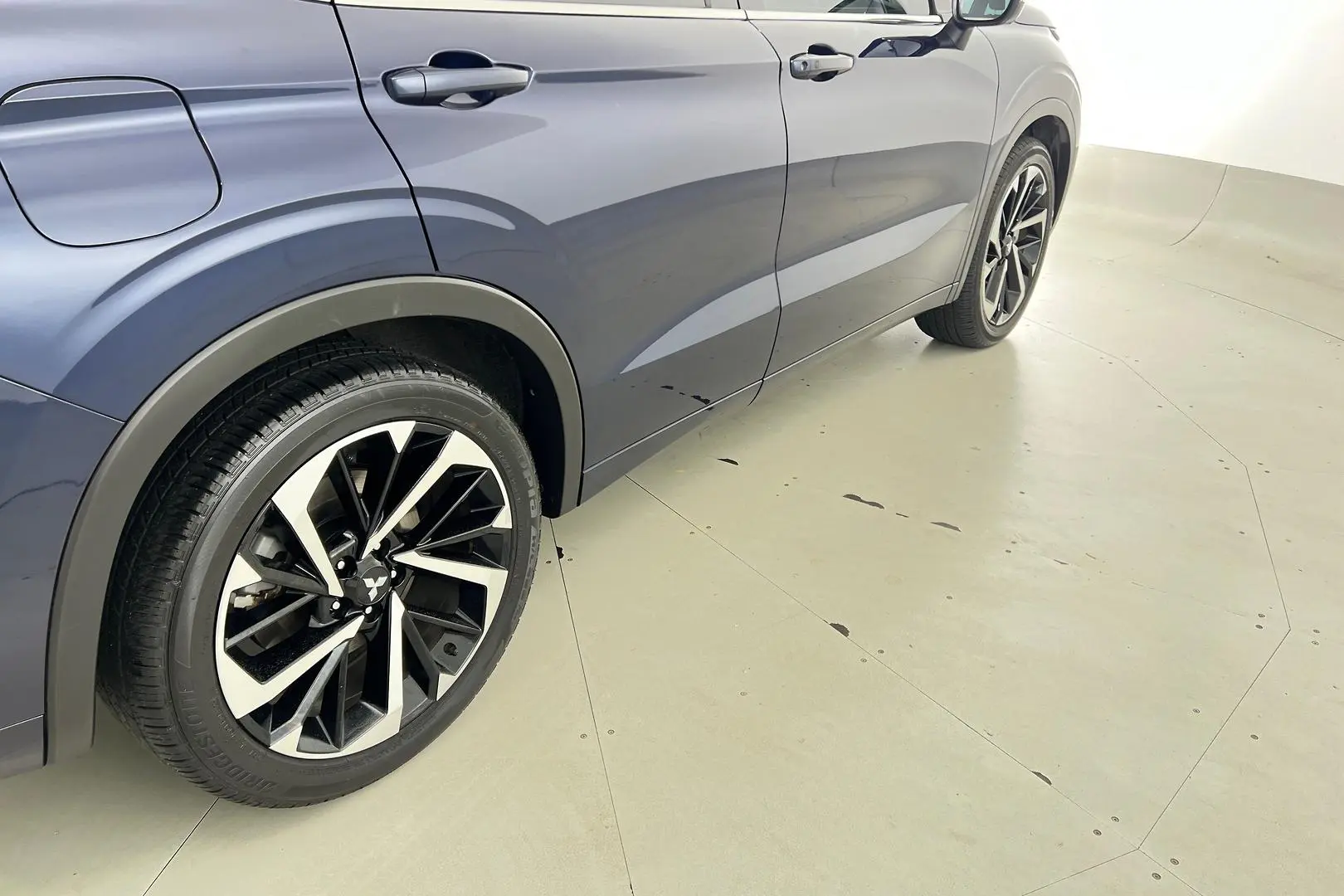 2022 Mitsubishi Outlander Gallery Image 5