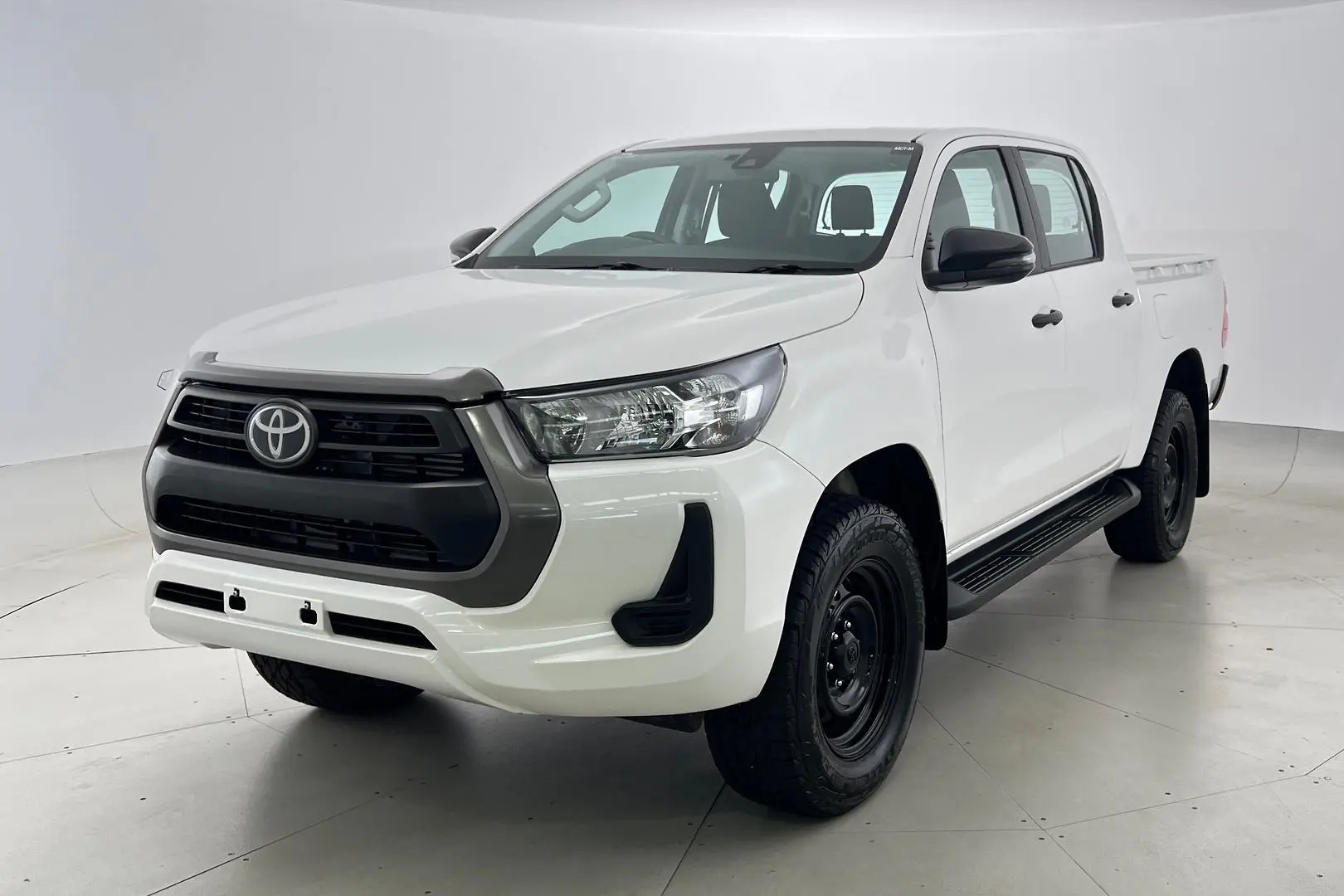 2021 Toyota Hilux Gallery Image 4