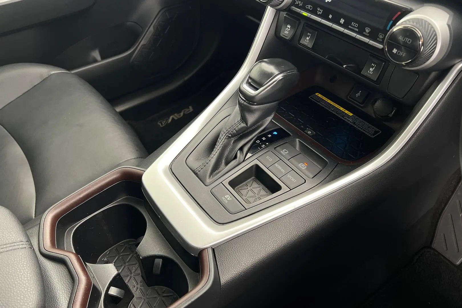 2019 Toyota RAV4 Gallery Image 22