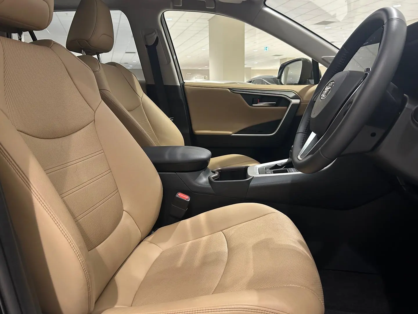 2024 Toyota RAV4 Gallery Image 11