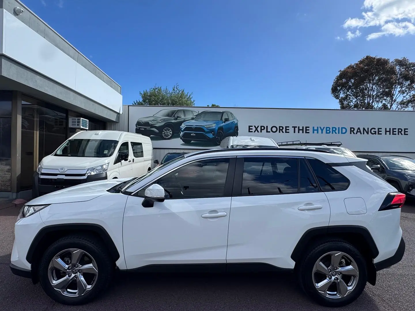 2021 Toyota RAV4 Gallery Image 9