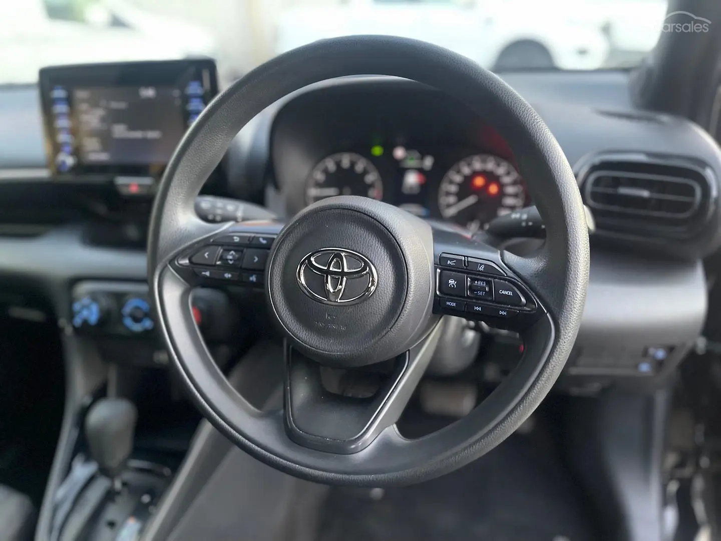 2022 Toyota Yaris Image 12
