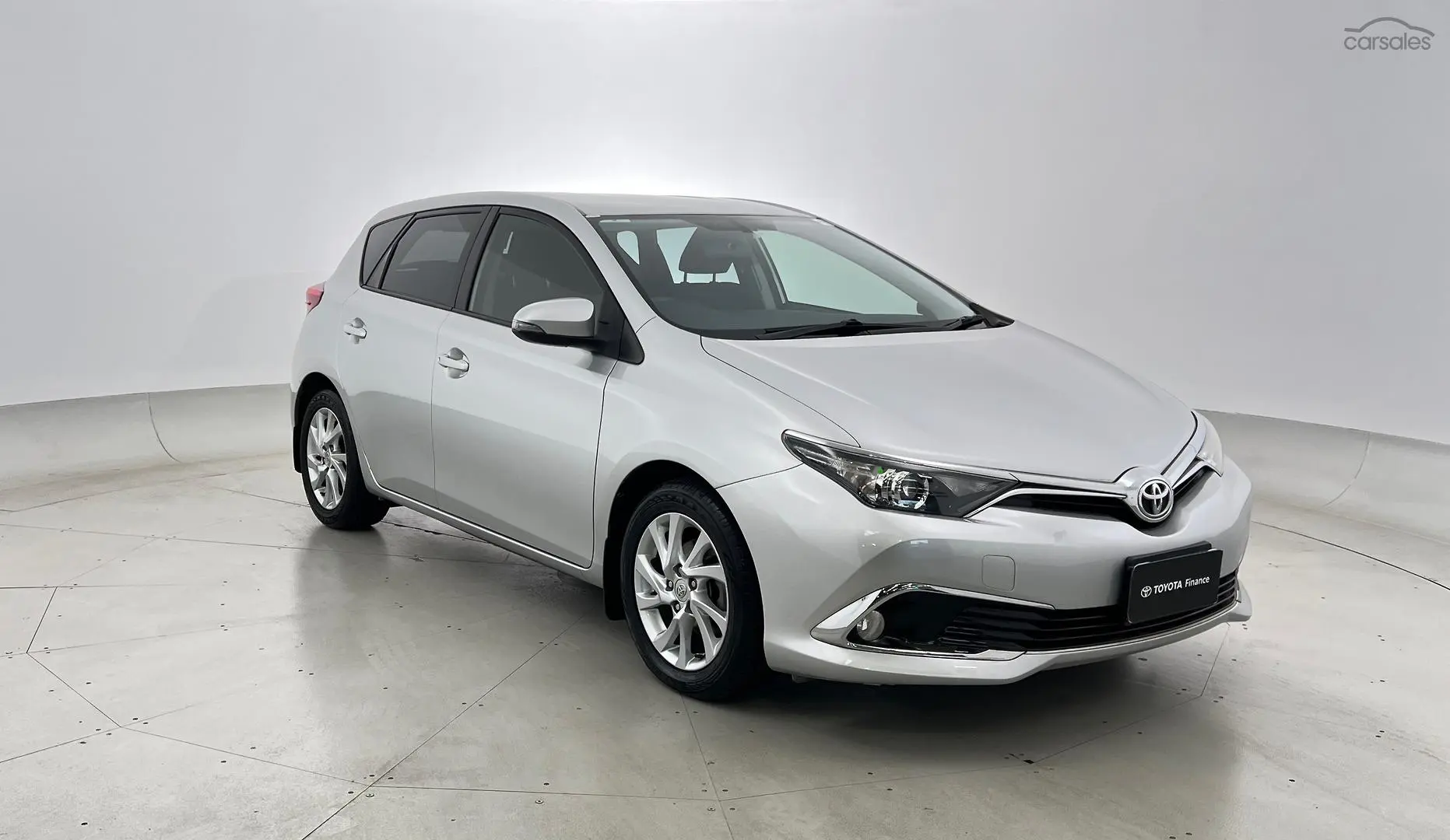 2015 Toyota Corolla Image 1