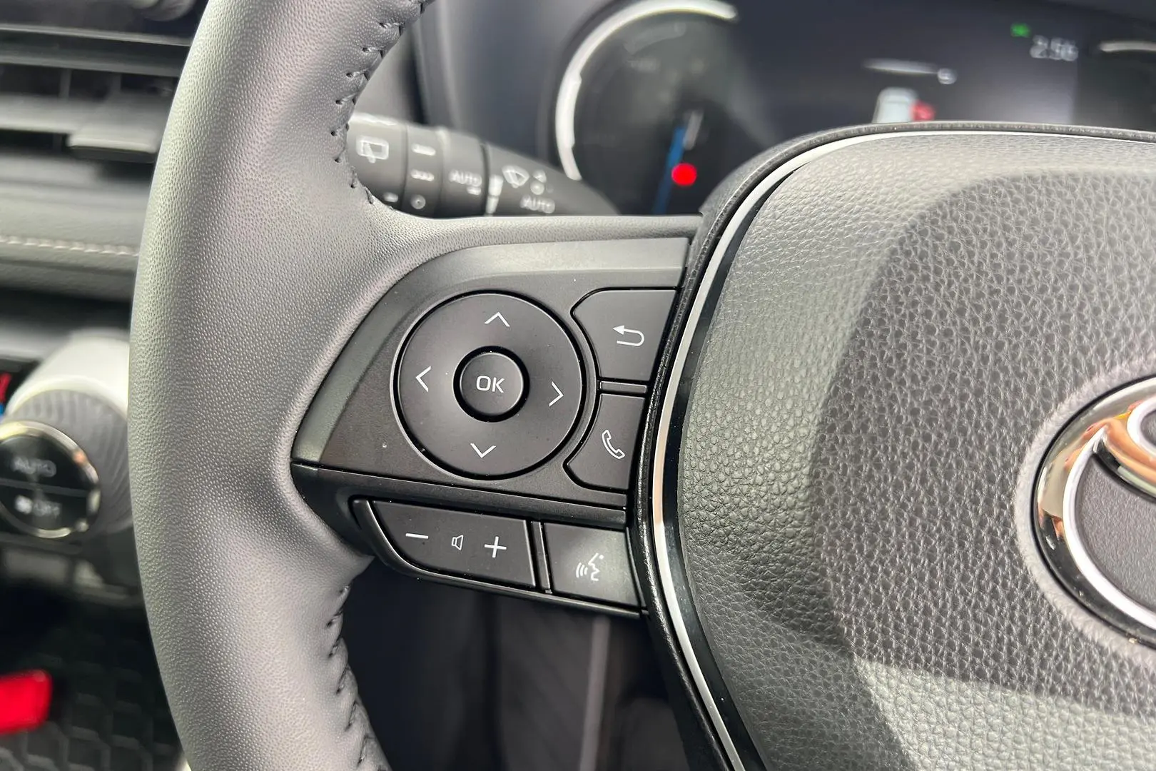 2024 Toyota RAV4 Gallery Image 17