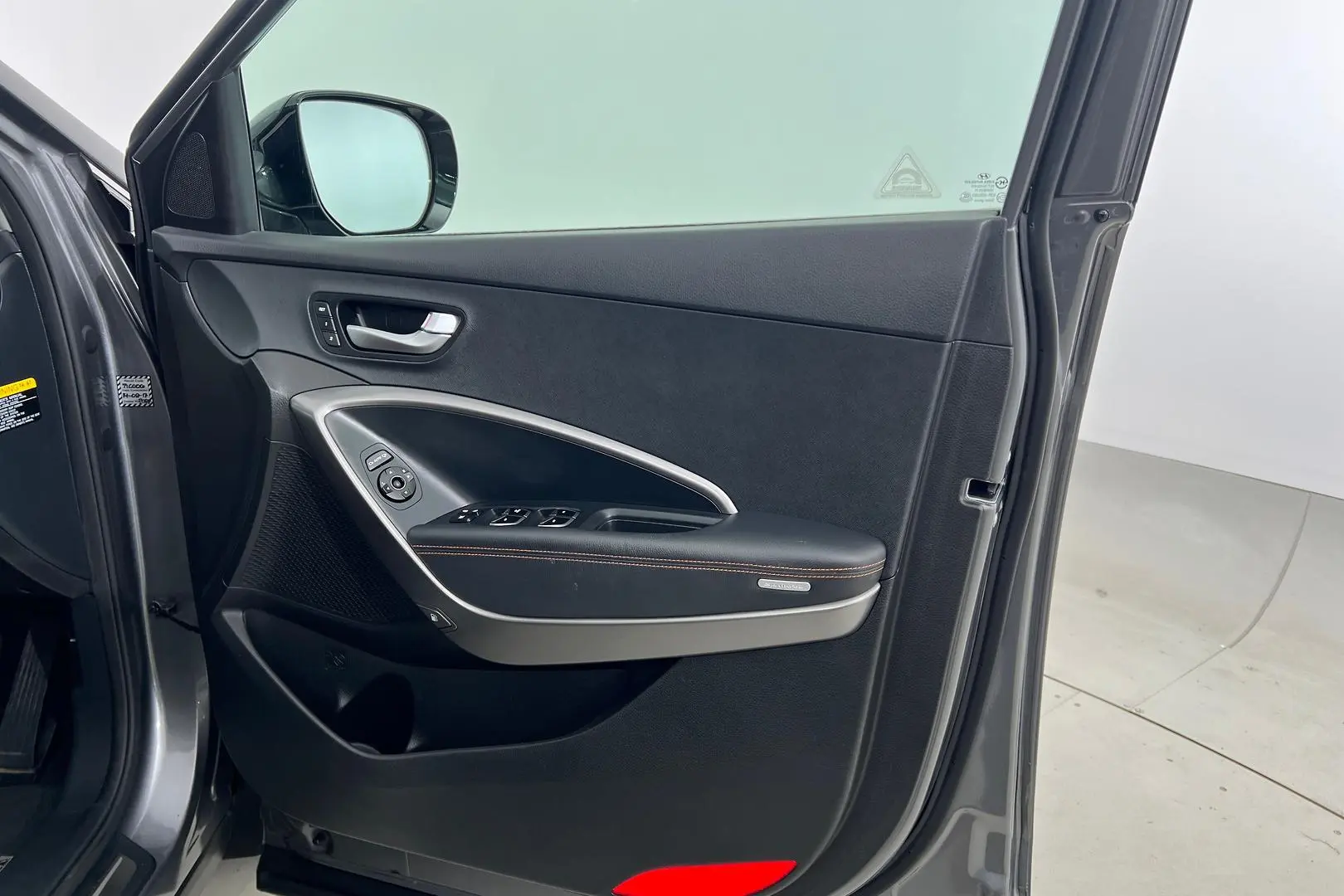 2013 Hyundai Santa Fe Gallery Image 17
