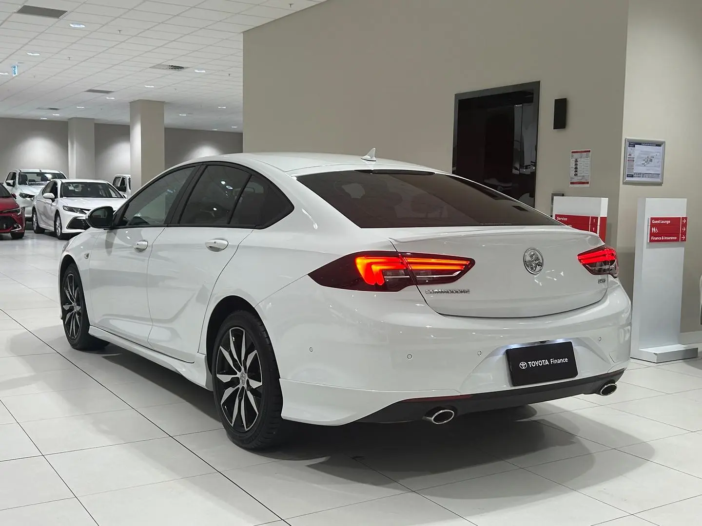 2019 Holden Commodore Gallery Image 8