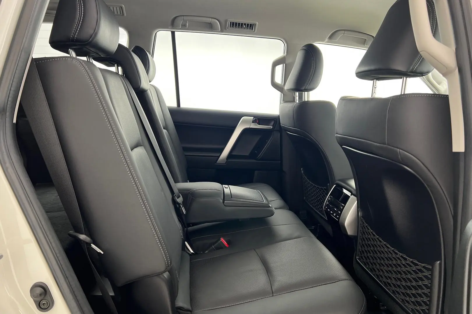 2022 Toyota Landcruiser Prado Gallery Image 12
