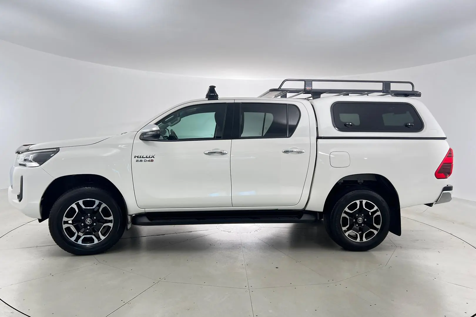 2022 Toyota Hilux Gallery Image 7