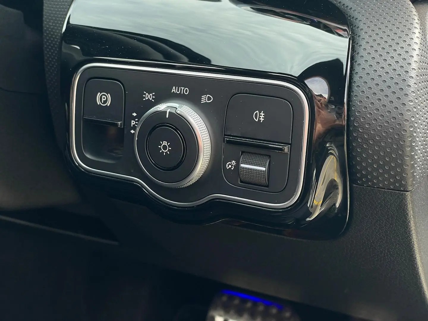 2022 Mercedes-Benz A-Class Gallery Image 17