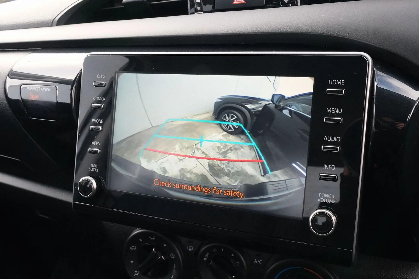 2023 Toyota Hilux Gallery Image 8
