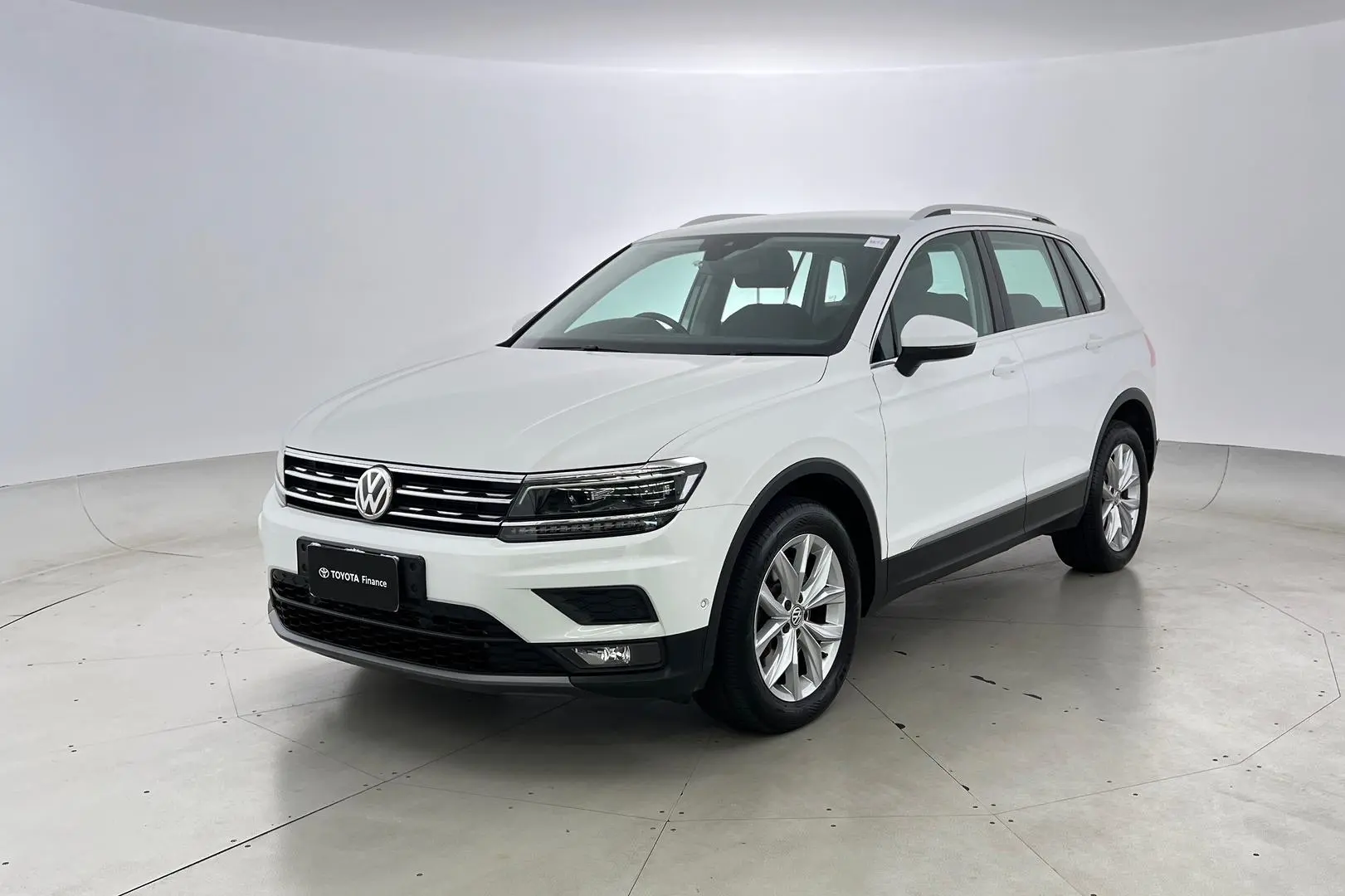 2019 Volkswagen Tiguan Gallery Image 8