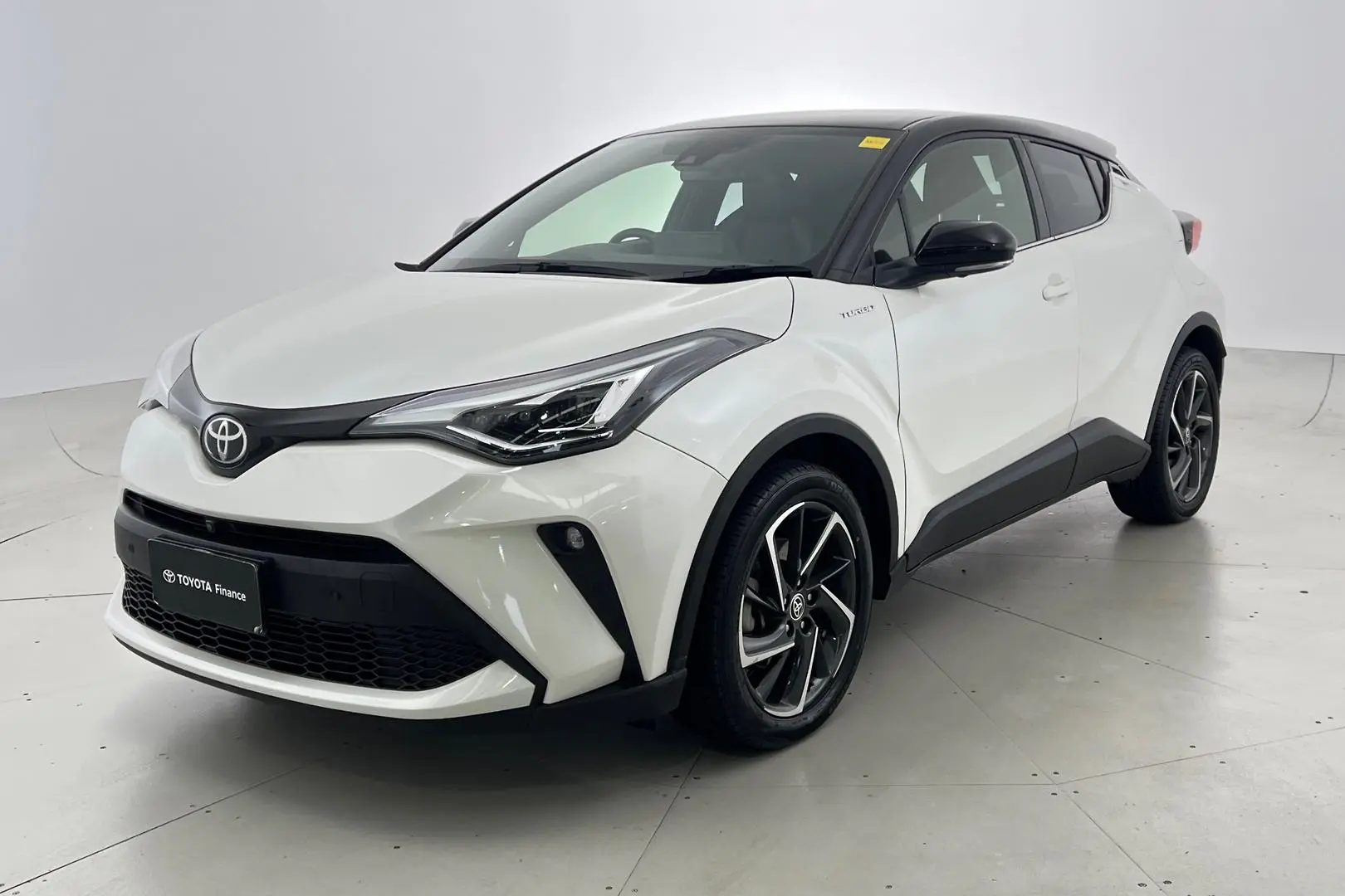 2020 Toyota C-HR Gallery Image 9